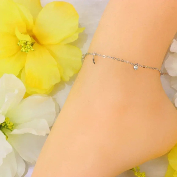 Minimalist Anklet, Sleek & Modern Design, Women’s Fashion, YC110302-A - Picture 3 of 10